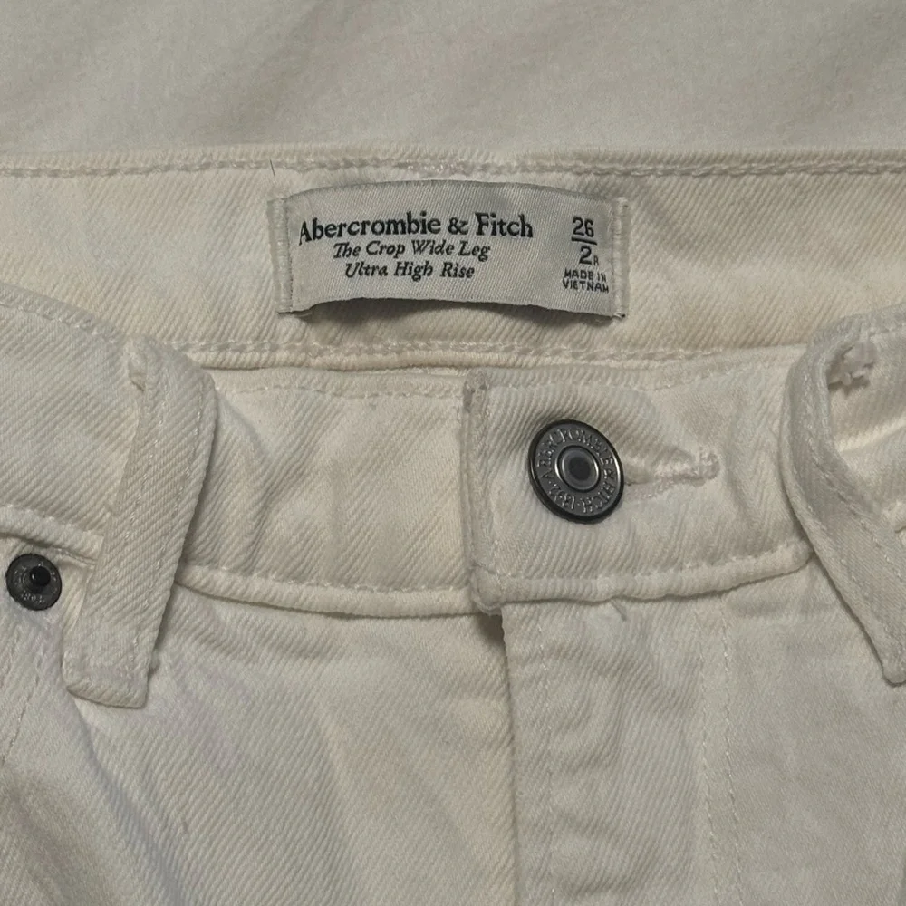 Abercrombie and fitch ultra high rise crop wide leg Jean - Picture 3 of 7